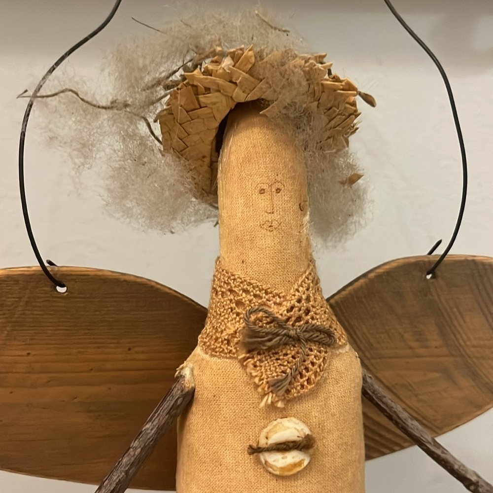 Handcrafted primitive Angel - Picture 2 of 5